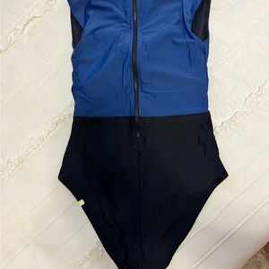 Summersalt: The Surf One Piece back zip size 10